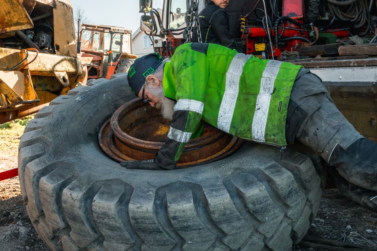 Bilde av Norsk Dekkvulkanisering AS som arbeider med dekk